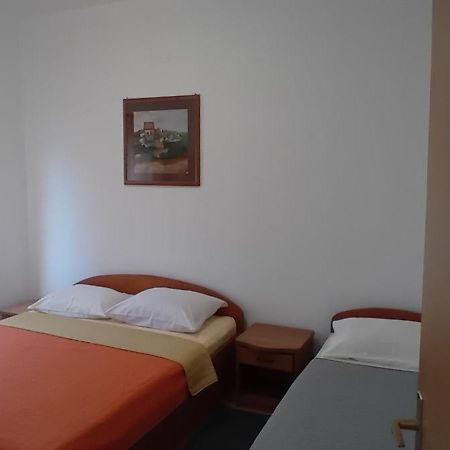 נאום Apartmani Andela מראה חיצוני תמונה