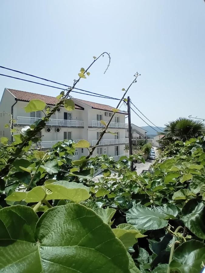 נאום Apartmani Andela מראה חיצוני תמונה